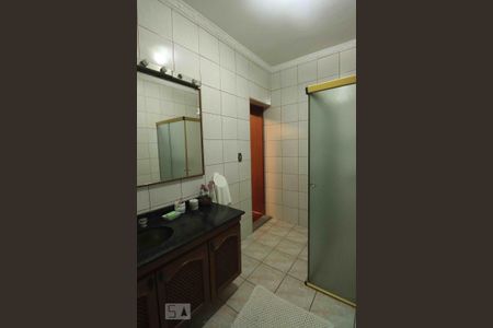 Casa para alugar com 400m², 3 quartos e 5 vagasBanheiro da Suíte 2