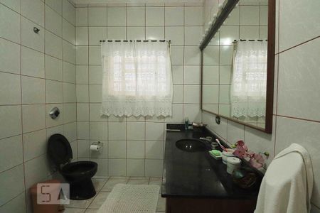 Casa para alugar com 400m², 3 quartos e 5 vagasBanheiro da Suíte 2