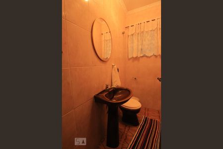 Casa para alugar com 400m², 3 quartos e 5 vagasBanheiro de Serviço