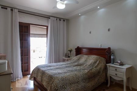 Casa à venda com 202m², 3 quartos e 3 vagasQuarto Suíte