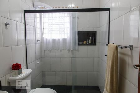Casa à venda com 202m², 3 quartos e 3 vagasBanheiro