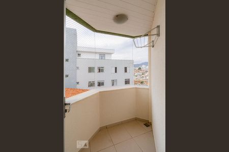 Apartamento à venda com 100m², 3 quartos e 2 vagasvaranda
