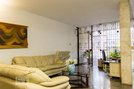 Apartamento para alugar com 175m², 3 quartos e 1 vagaHall