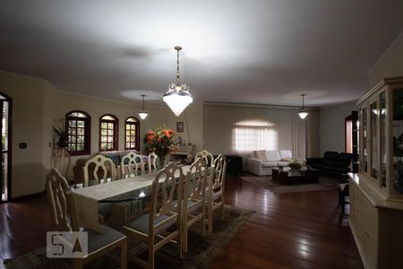 Sala 1 de casa de condomínio à venda com 5 quartos, 600m² em Parque dos Príncipes, São Paulo