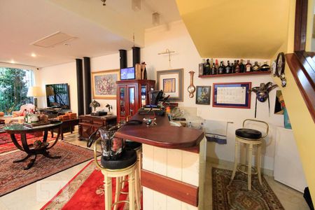 Sala de casa à venda com 3 quartos, 350m² em Planalto Paulista, São Paulo