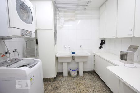 Casa à venda com 350m², 3 quartos e 4 vagasLavanderia