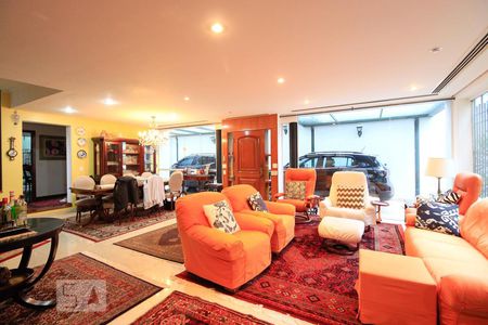 Sala de casa à venda com 3 quartos, 350m² em Planalto Paulista, São Paulo