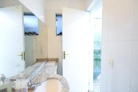 Casa à venda com 350m², 3 quartos e 4 vagasBanheiro de Serviço