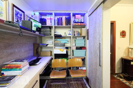 Casa à venda com 350m², 3 quartos e 4 vagasEscritório