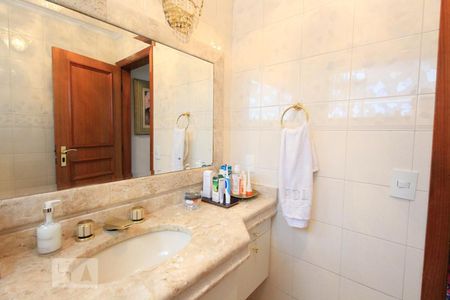 Casa à venda com 350m², 3 quartos e 4 vagasLavabo