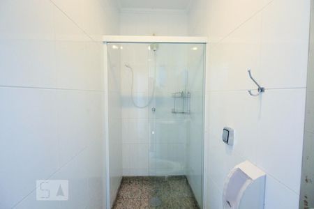 Casa à venda com 350m², 3 quartos e 4 vagasBanheiro de Serviço
