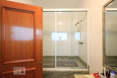 Casa à venda com 350m², 3 quartos e 4 vagasBanheiro 1