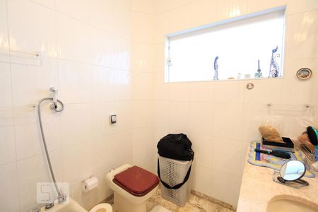 Casa à venda com 350m², 3 quartos e 4 vagasBanheiro 2