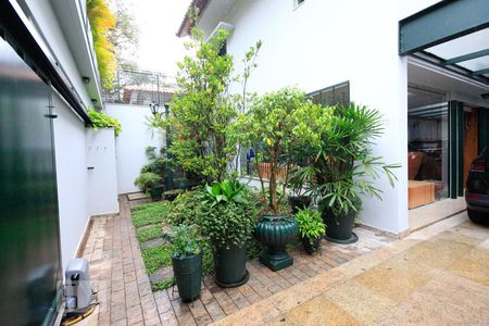 Casa à venda com 350m², 3 quartos e 4 vagasGaragem