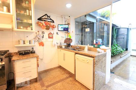 Casa à venda com 350m², 3 quartos e 4 vagasCozinha