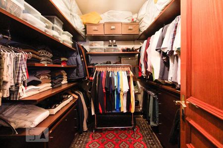 Casa à venda com 350m², 3 quartos e 4 vagasCloset