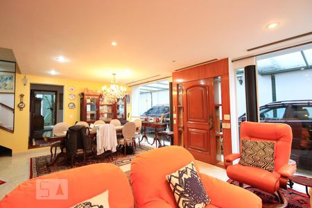 Sala de casa à venda com 3 quartos, 350m² em Planalto Paulista, São Paulo