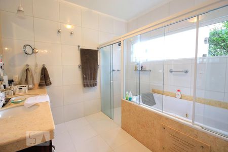 Casa à venda com 350m², 3 quartos e 4 vagasBanheiro 3