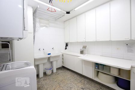 Casa à venda com 350m², 3 quartos e 4 vagasLavanderia