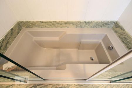 Casa à venda com 350m², 3 quartos e 4 vagasBanheiro 1