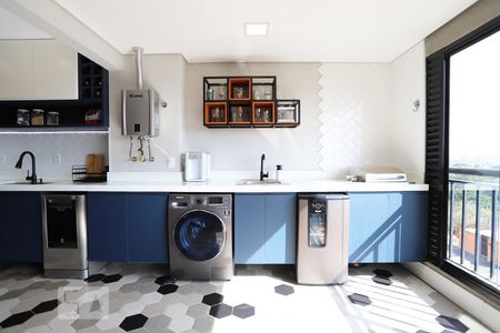 Apartamento à venda com 77m², 2 quartos e 2 vagasÁrea de serviço