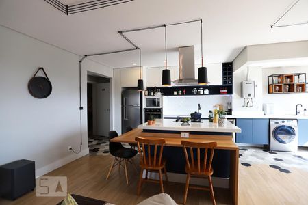 Sala de apartamento à venda com 2 quartos, 77m² em Alphaville Empresarial, Barueri