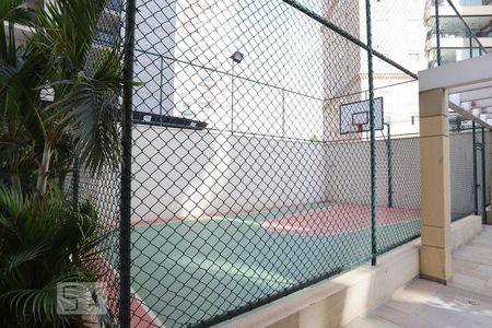 Apartamento à venda com 77m², 2 quartos e 2 vagasQuadra esportiva 2