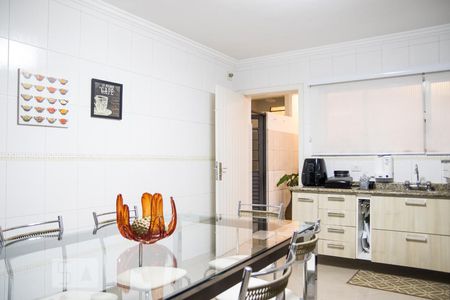 Casa à venda com 180m², 3 quartos e 2 vagasCozinha