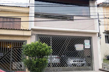 Casa à venda com 180m², 3 quartos e 2 vagasFachada