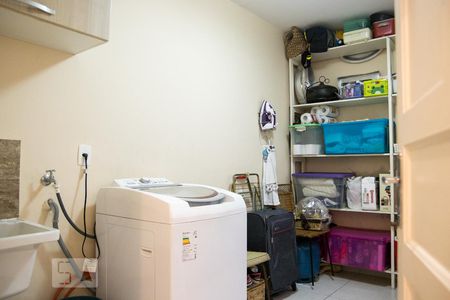 Casa à venda com 180m², 3 quartos e 2 vagasÁrea de Serviço