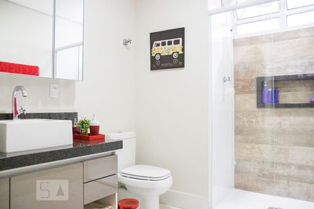 Casa à venda com 180m², 3 quartos e 2 vagasBanheiro