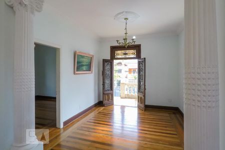 Sala de casa à venda com 6 quartos, 479m² em Cambuci, São Paulo