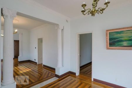 Sala de casa à venda com 6 quartos, 479m² em Cambuci, São Paulo
