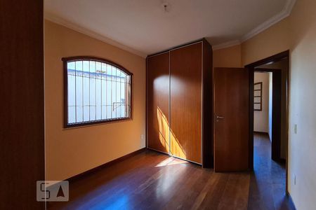 Casa à venda com 150m², 3 quartos e 2 vagas Casa à venda com 150m², 3 quartos e 2 vagasSuíte