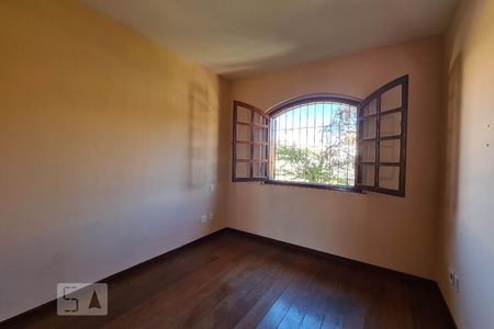 Quarto 2 de casa à venda com 3 quartos, 150m² em Santa Tereza, Belo Horizonte