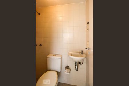 Apartamento para alugar com 74m², 3 quartos e 1 vaga Apartamento para alugar com 74m², 3 quartos e 1 vagaBanheiro de Serviço