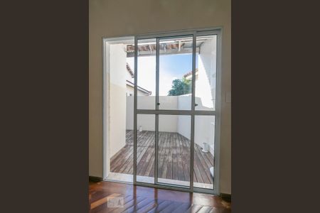 Sala - Quintal de casa de condomínio para alugar com 3 quartos, 110m² em Sítio da Figueira, São Paulo