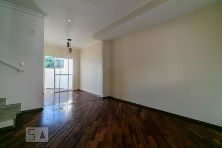 Sala de casa de condomínio para alugar com 3 quartos, 110m² em Sítio da Figueira, São Paulo