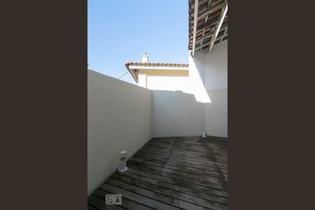 Sala - Quintal de casa de condomínio para alugar com 3 quartos, 110m² em Sítio da Figueira, São Paulo