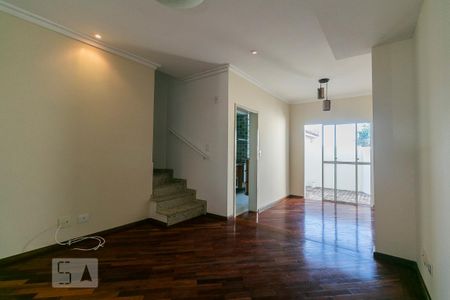 Sala de casa de condomínio para alugar com 3 quartos, 110m² em Sítio da Figueira, São Paulo