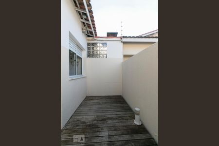 Sala - Quintal de casa de condomínio para alugar com 3 quartos, 110m² em Sítio da Figueira, São Paulo