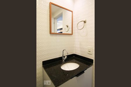Banheiro de kitnet/studio para alugar com 1 quarto, 26m² em Indianópolis, São Paulo