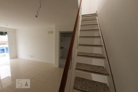 Apartamento à venda com 161m², 3 quartos e 2 vagasEscada