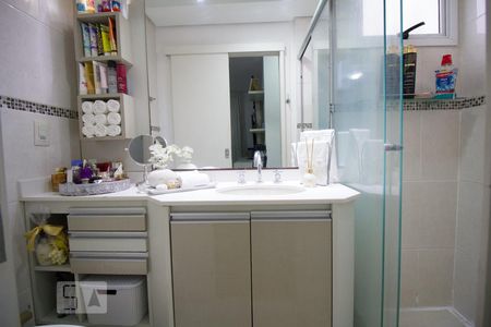 Banheiro suite de apartamento à venda com 2 quartos, 70m² em Cristo Redentor, Porto Alegre