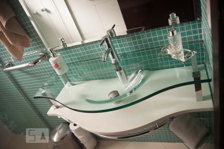 Casa à venda com 140m², 4 quartos e 2 vagasBanheiro Social