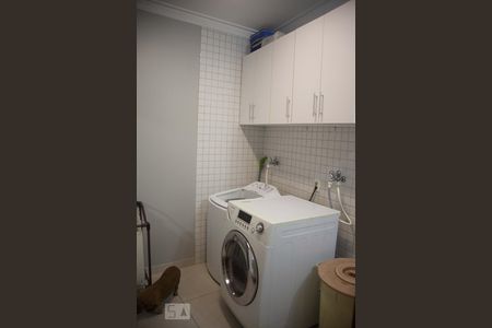 Casa à venda com 140m², 4 quartos e 2 vagasLavanderia