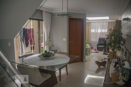 Sala de casa à venda com 4 quartos, 140m² em Jardim Independência, São Paulo