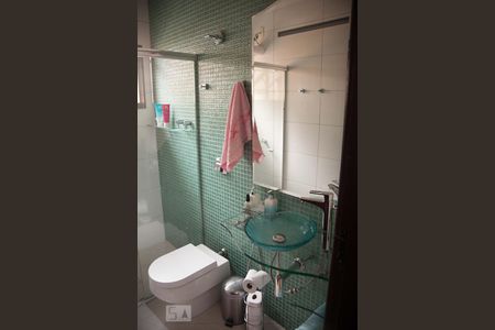 Casa à venda com 140m², 4 quartos e 2 vagasBanheiro Suite Master