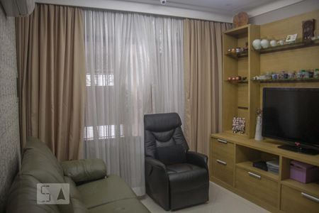 Casa à venda com 140m², 4 quartos e 2 vagasSala