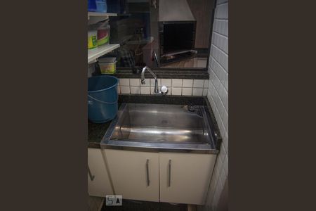 Casa à venda com 140m², 4 quartos e 2 vagasLavanderia